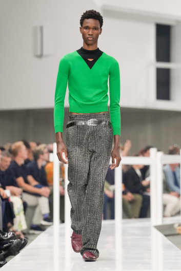 Fotoservizio/SS 2025/MEN/SFILATA/PRADA/DP2/17