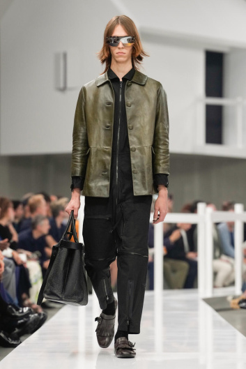 Fotoservizio/SS 2025/MEN/SFILATA/PRADA/DP2/19