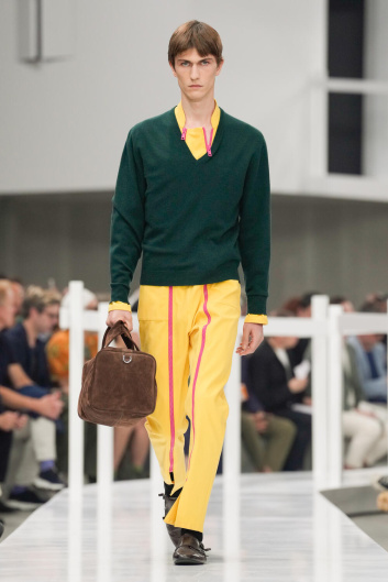 Fotoservizio/SS 2025/MEN/SFILATA/PRADA/DP2/21