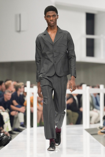 Fotoservizio/SS 2025/MEN/SFILATA/PRADA/DP2/23