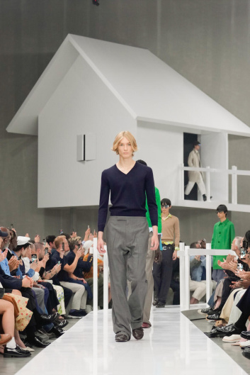 Fotoservizio/SS 2025/MEN/SFILATA/PRADA/DP2/9