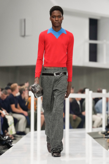 Fotoservizio/SS 2025/MEN/SFILATA/PRADA/DP2/4