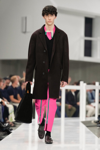 Fotoservizio/SS 2025/MEN/SFILATA/PRADA/DP2/5