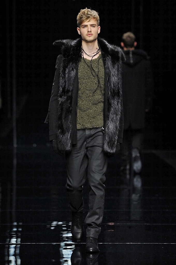 Fotoservizio/FW 2016-2017/MEN/ERMANNO SCERVINO/DP2/18