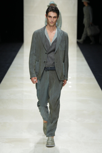 Fotoservizio/SS 2025/MEN/SFILATA/GIORGIO ARMANI/DP2/0