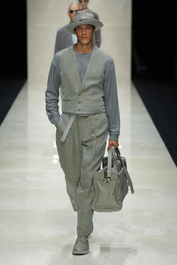 Fotoservizio/SS 2025/MEN/SFILATA/GIORGIO ARMANI/DP2/2