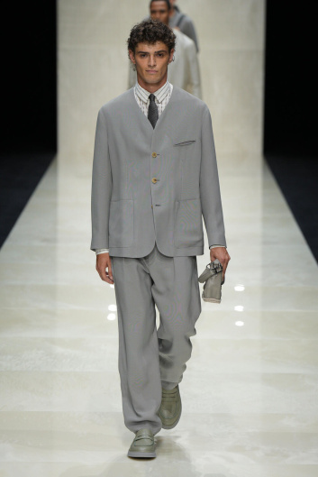 Fotoservizio/SS 2025/MEN/SFILATA/GIORGIO ARMANI/DP2/9