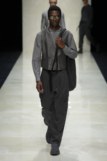 Fotoservizio/SS 2025/MEN/SFILATA/GIORGIO ARMANI/DP2/12