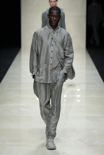 Fotoservizio/SS 2025/MEN/SFILATA/GIORGIO ARMANI/DP2/6