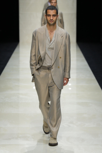 Fotoservizio/SS 2025/MEN/SFILATA/GIORGIO ARMANI/DP2/20
