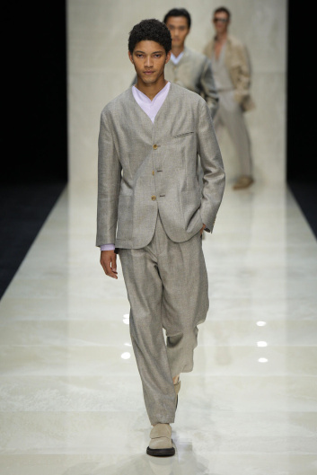 Fotoservizio/SS 2025/MEN/SFILATA/GIORGIO ARMANI/DP2/22