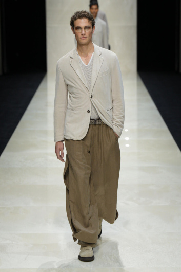 Fotoservizio/SS 2025/MEN/SFILATA/GIORGIO ARMANI/DP2/28