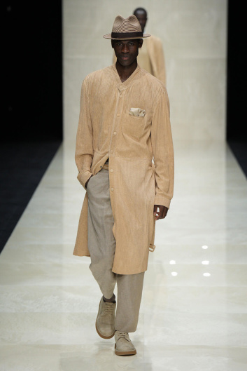 Fotoservizio/SS 2025/MEN/SFILATA/GIORGIO ARMANI/DP2/32
