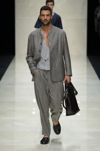 Fotoservizio/SS 2025/MEN/SFILATA/GIORGIO ARMANI/DP2/39
