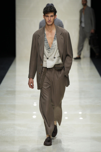 Fotoservizio/SS 2025/MEN/SFILATA/GIORGIO ARMANI/DP2/37