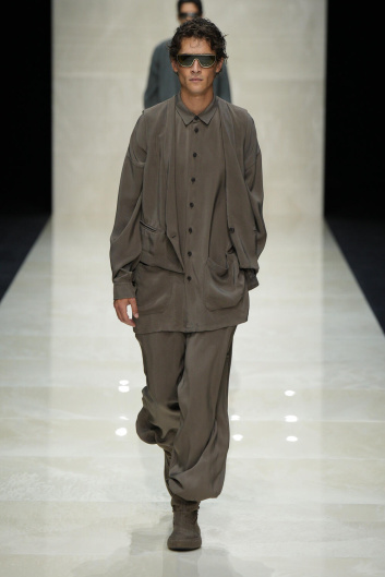 Fotoservizio/SS 2025/MEN/SFILATA/GIORGIO ARMANI/DP2/49
