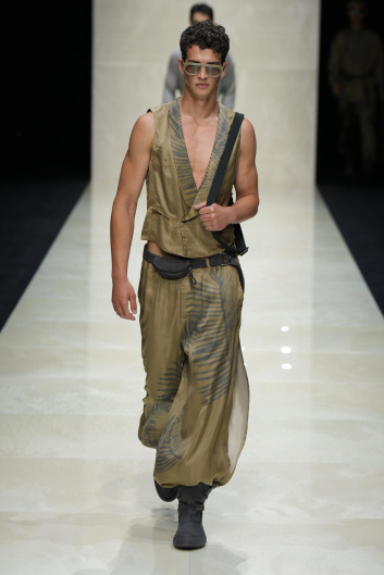 Fotoservizio/SS 2025/MEN/SFILATA/GIORGIO ARMANI/DP2/46
