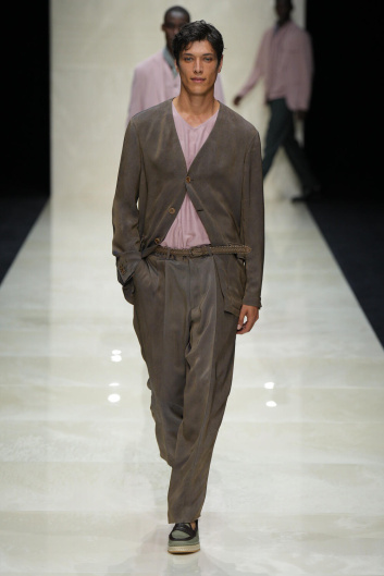 Fotoservizio/SS 2025/MEN/SFILATA/GIORGIO ARMANI/DP2/61