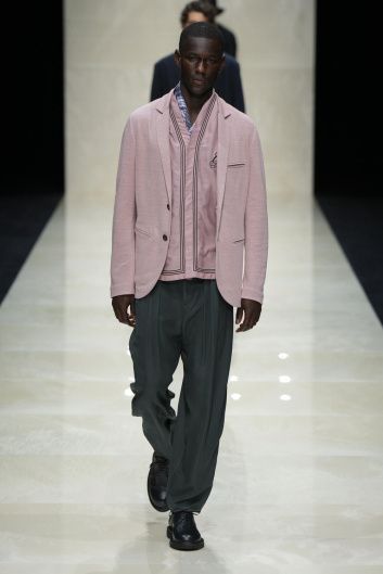 Fotoservizio/SS 2025/MEN/SFILATA/GIORGIO ARMANI/DP2/63