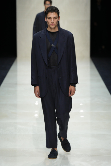 Fotoservizio/SS 2025/MEN/SFILATA/GIORGIO ARMANI/DP2/72