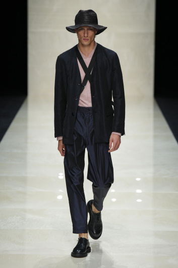 Fotoservizio/SS 2025/MEN/SFILATA/GIORGIO ARMANI/DP2/65