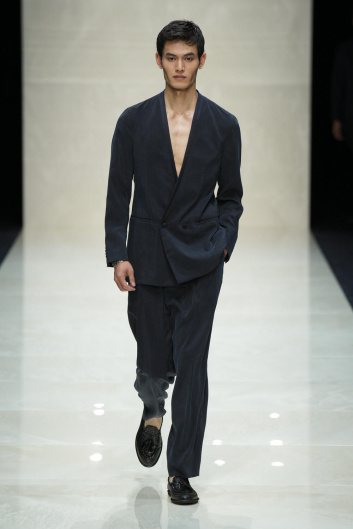 Fotoservizio/SS 2025/MEN/SFILATA/GIORGIO ARMANI/DP2/90