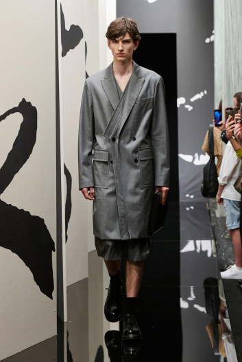 Fotoservizio/SS 2025/MEN/PRESENTAZIONE/KB HONG/DP2/1