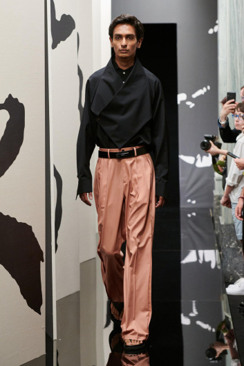 Fotoservizio/SS 2025/MEN/PRESENTAZIONE/KB HONG/DP2/4