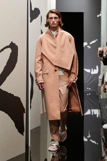 Fotoservizio/SS 2025/MEN/PRESENTAZIONE/KB HONG/DP2/6