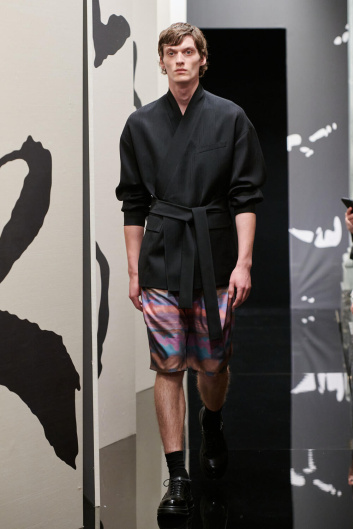 Fotoservizio/SS 2025/MEN/PRESENTAZIONE/KB HONG/DP2/12