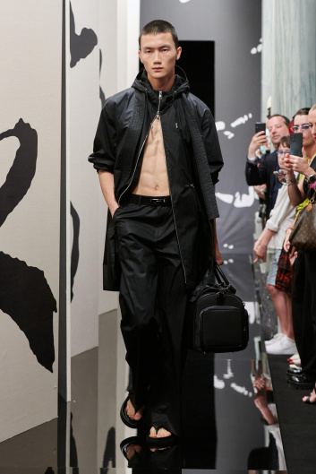 Fotoservizio/SS 2025/MEN/PRESENTAZIONE/KB HONG/DP2/13