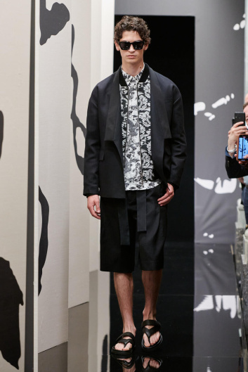 Fotoservizio/SS 2025/MEN/PRESENTAZIONE/KB HONG/DP2/14