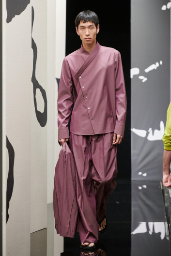 Fotoservizio/SS 2025/MEN/PRESENTAZIONE/KB HONG/DP2/9