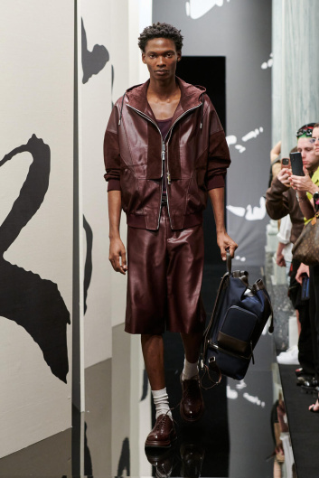 Fotoservizio/SS 2025/MEN/PRESENTAZIONE/KB HONG/DP2/10