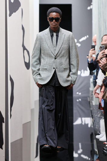 Fotoservizio/SS 2025/MEN/PRESENTAZIONE/KB HONG/DP2/17