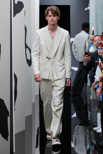 Fotoservizio/SS 2025/MEN/PRESENTAZIONE/KB HONG/DP2/18