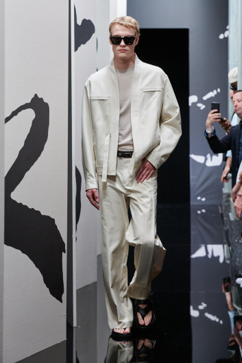 Fotoservizio/SS 2025/MEN/PRESENTAZIONE/KB HONG/DP2/19