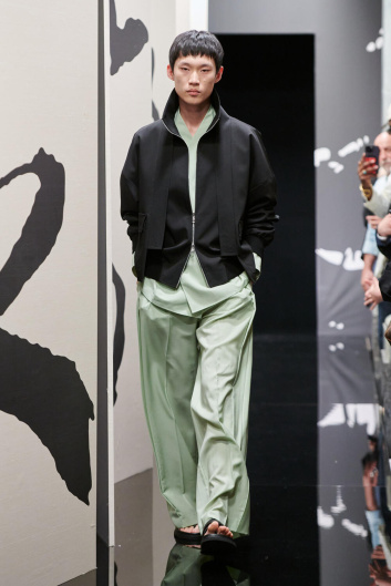 Fotoservizio/SS 2025/MEN/PRESENTAZIONE/KB HONG/DP2/32