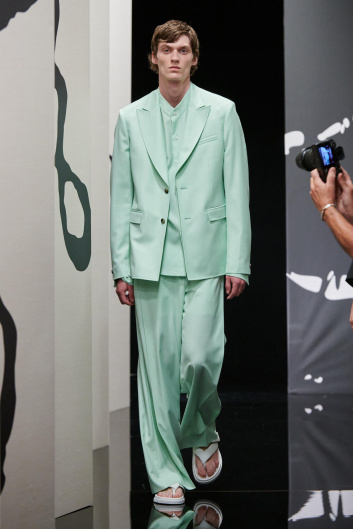 Fotoservizio/SS 2025/MEN/PRESENTAZIONE/KB HONG/DP2/33