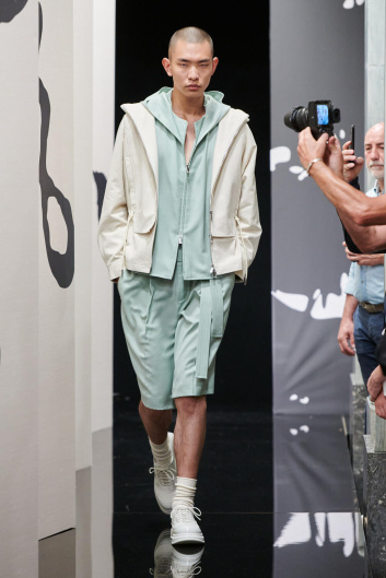 Fotoservizio/SS 2025/MEN/PRESENTAZIONE/KB HONG/DP2/36