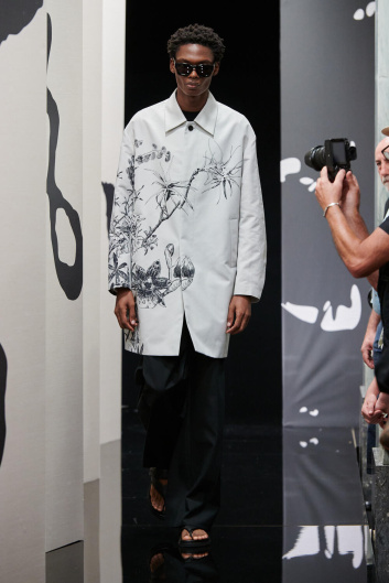 Fotoservizio/SS 2025/MEN/PRESENTAZIONE/KB HONG/DP2/30