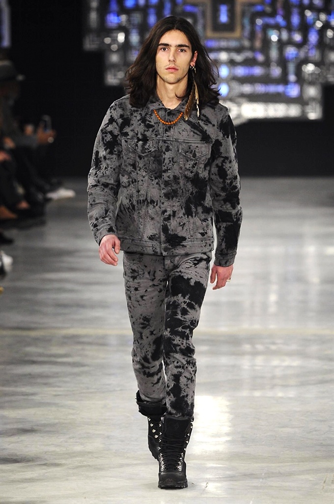 Fotoservizio/FW 2016-2017/MEN/MARCELO BURLON COUNTY OF MILAN/DP2/3