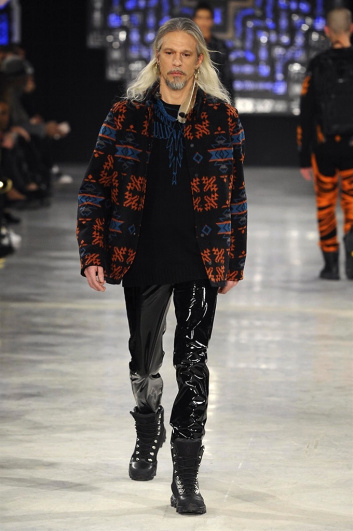 Fotoservizio/FW 2016-2017/MEN/MARCELO BURLON COUNTY OF MILAN/DP2/13