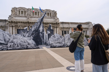 Fotoservizio/SS 2024/DESIGN/EVENTO/MONCLER/DP2/1