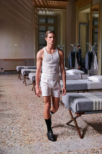 Fotoservizio/SS 2024/DESIGN/EVENTO_CULTURALE/THOM BROWNE/DP2/3