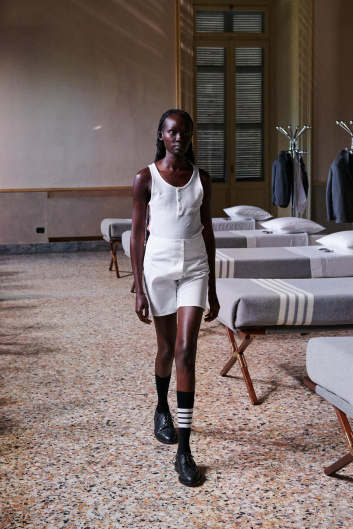 Fotoservizio/SS 2024/DESIGN/EVENTO_CULTURALE/THOM BROWNE/DP2/4