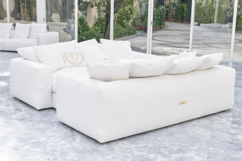 Fotoservizio/SS 2024/DESIGN/EVENTO_CULTURALE/VERSACE/DP2/6