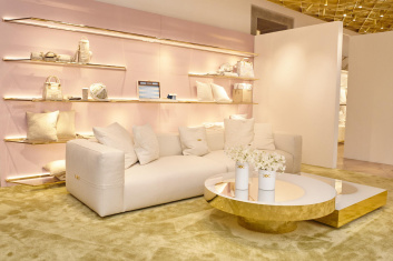 Fotoservizio/SS 2024/DESIGN/EVENTO_CULTURALE/VERSACE/DP2/24