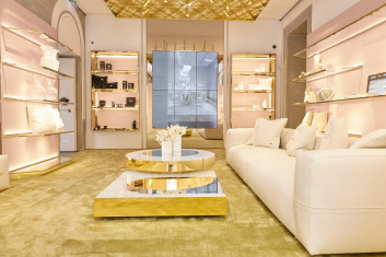 Fotoservizio/SS 2024/DESIGN/EVENTO_CULTURALE/VERSACE/DP2/28