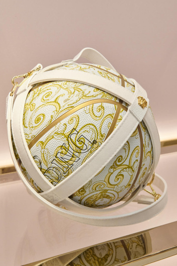 Fotoservizio/SS 2024/DESIGN/EVENTO_CULTURALE/VERSACE/DP2/12